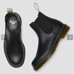 Dr. Marten’s Vegan 2976 Felix Chelsea Boots
